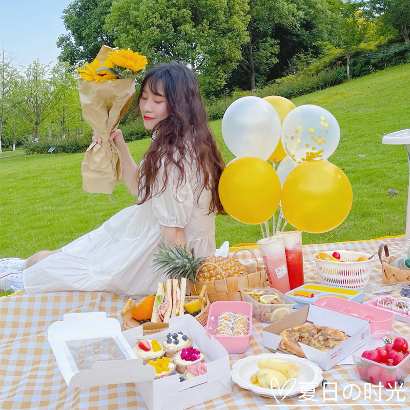 Instinct Picnic Mat Moisture Proof Pad Outdoor Supplies Tent Mat Grassland Mat Widened Outing Picnic Blanket Spring Outing Autumn Outing Mat