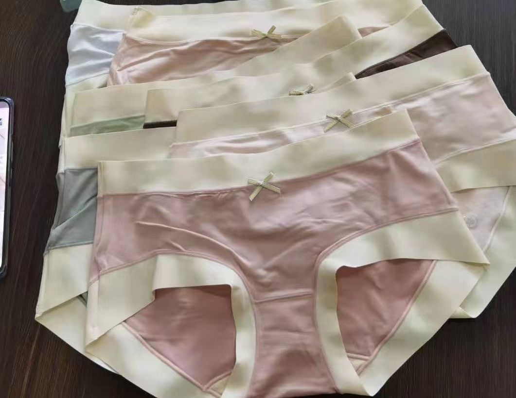 Japanese Girl Modal Moisturizing Underwear Female Mid Waist Traceless Hip Lifting Bag Hip Cotton Stall Breathable plus Size Pregnant Women's Underpants Japanese Girl Modal Moisturizing Underwear Female Mid Waist Traceless Hip Lifting Bag Hip Cotton Stall Breathable plus Size Pregnant Women's Underpants