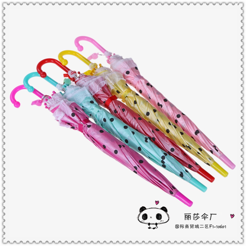 Children&#039;s fashion dot umbrella with lace long handle umbrella with whistle