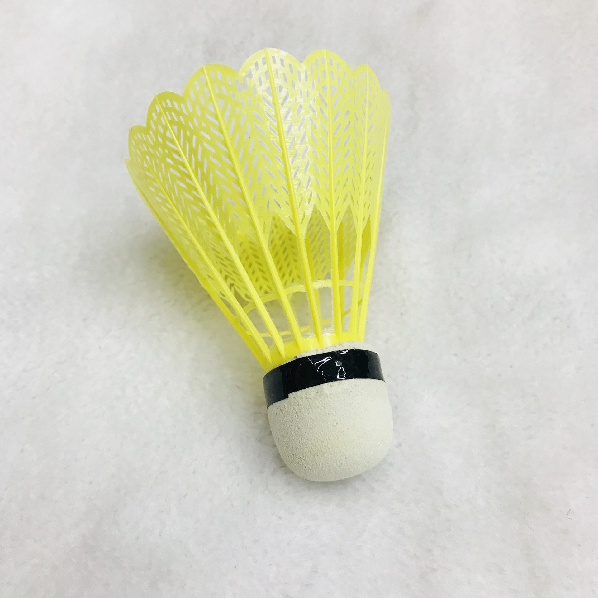 The factory sells the color plastic badminton bubble ball the first 4 barrels of children to fight small wholesale.