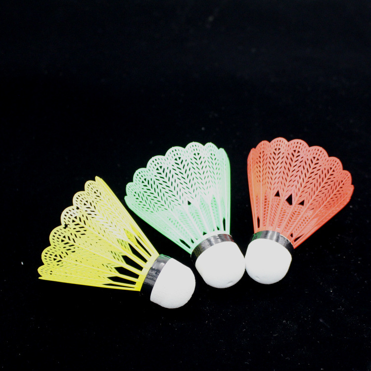 Six PVC transparent tube-mounted color plastic foam head badminton factory direct selling Six PVC transparent tube-mounted color plastic foam head badminton factory direct selling