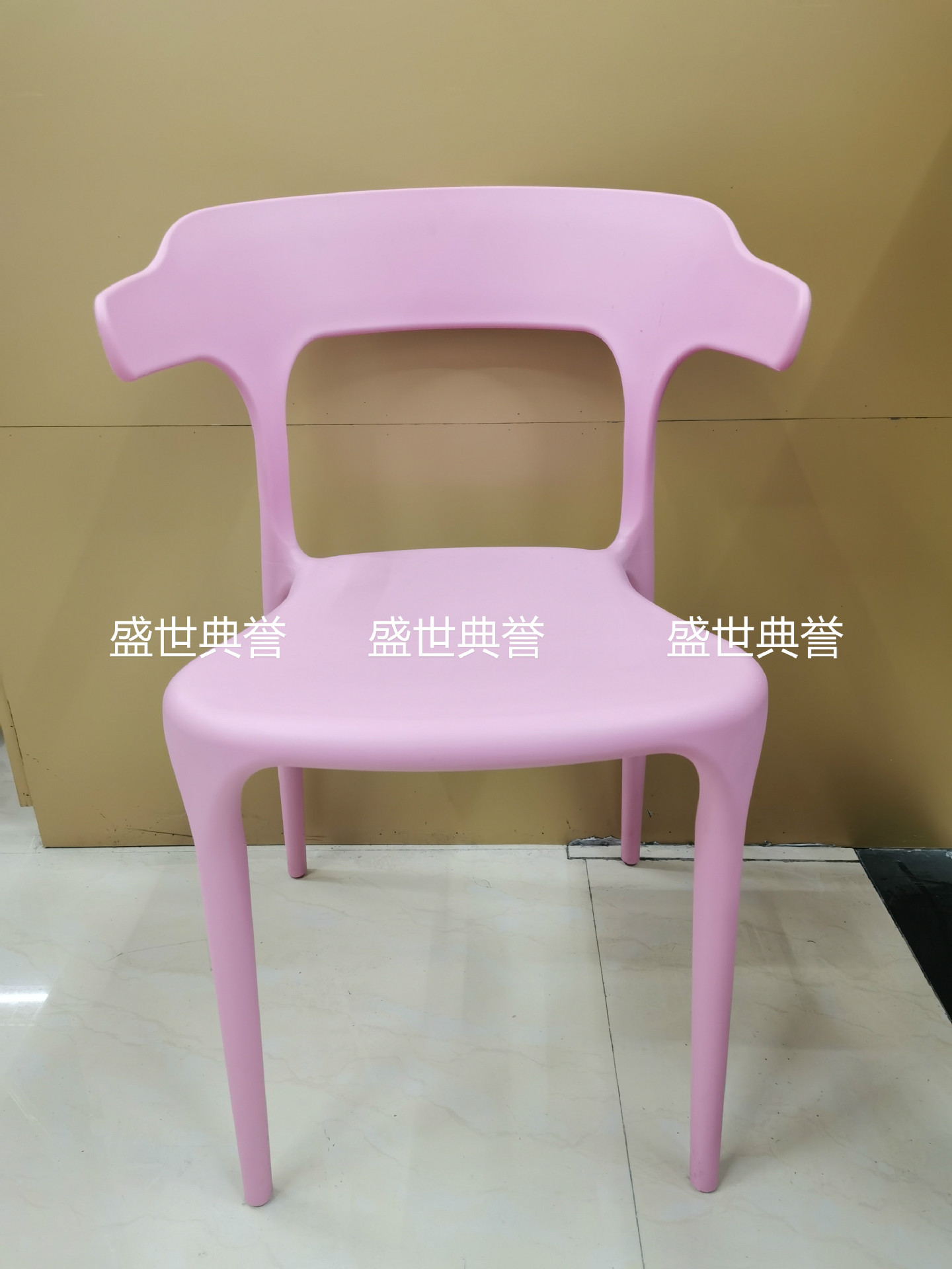 Yiwu Foreign Trade Outdoor Chair of Wedding Ceremony Wedding Plastic Folding Chair Theme Restaurant Dining Chair
