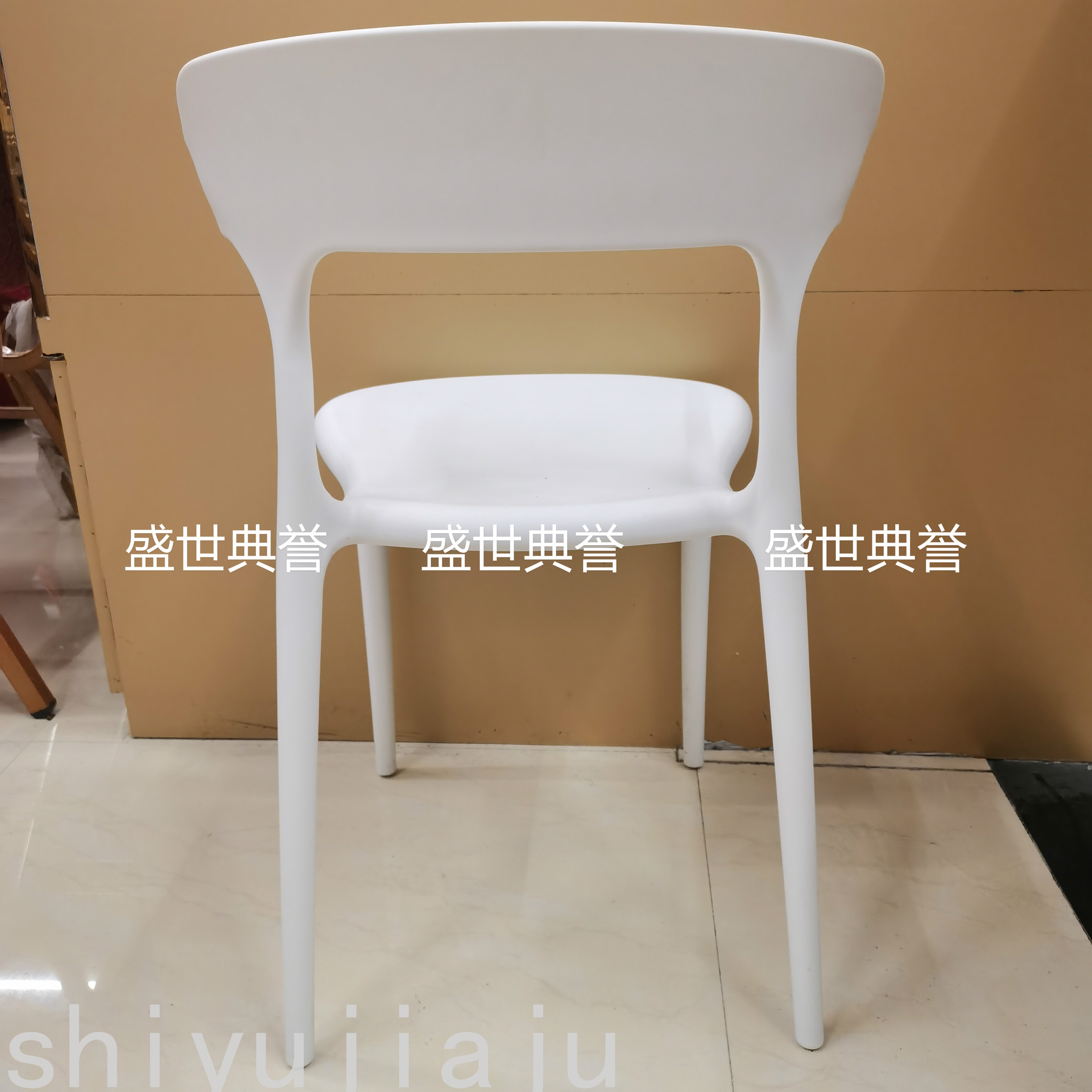 Yiwu Foreign Trade Outdoor Chair of Wedding Ceremony Wedding Plastic Folding Chair Theme Restaurant Dining Chair
