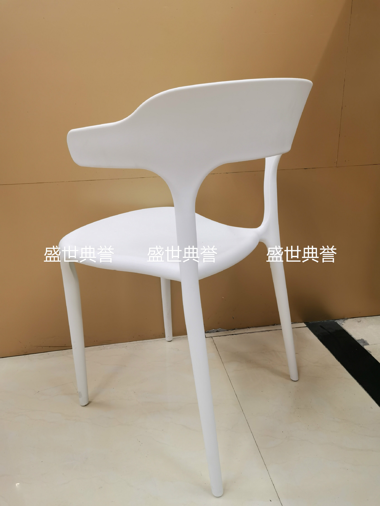 Yiwu Foreign Trade Outdoor Chair of Wedding Ceremony Wedding Plastic Folding Chair Theme Restaurant Dining Chair