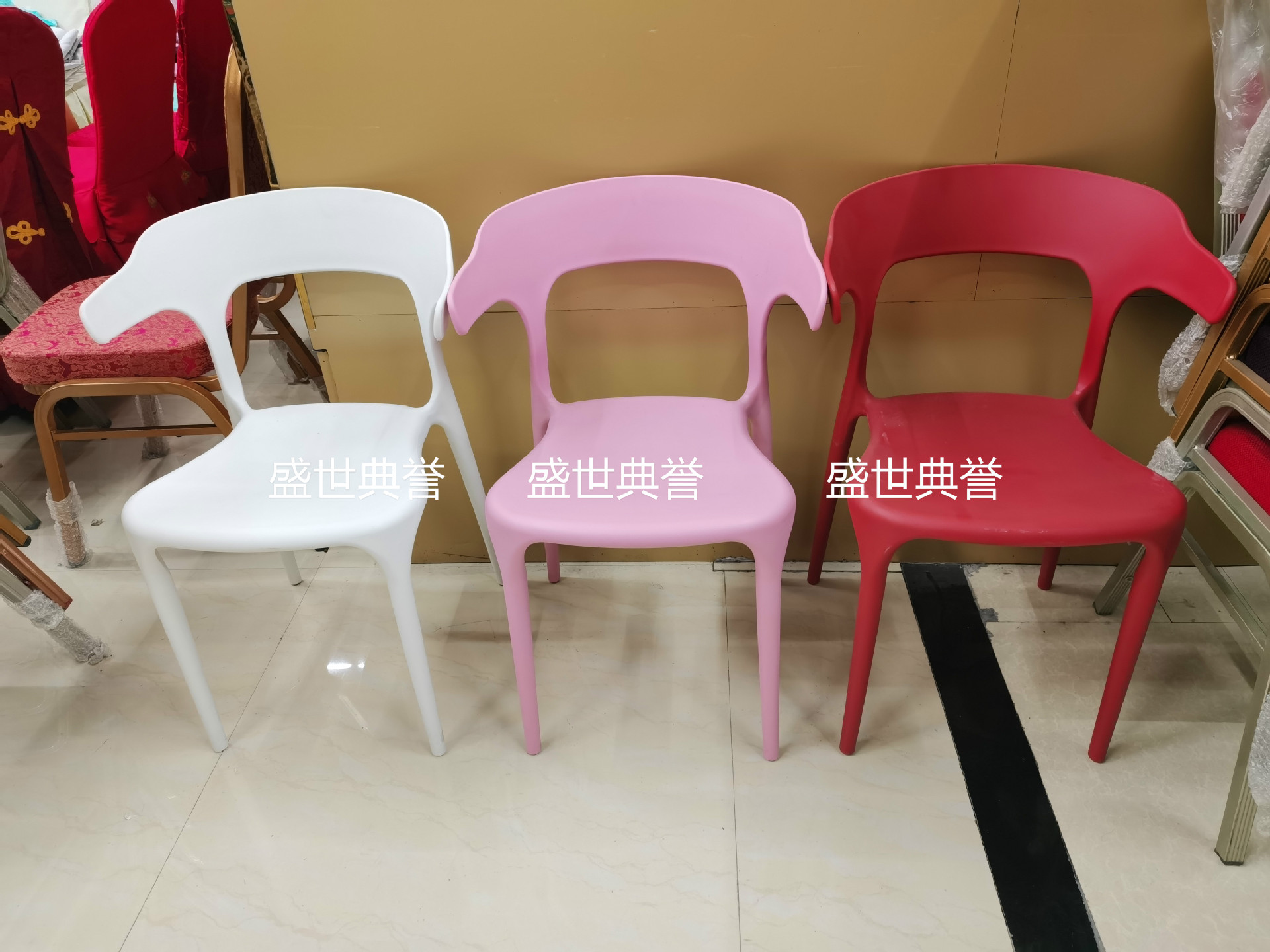 Yiwu Foreign Trade Outdoor Chair of Wedding Ceremony Wedding Plastic Folding Chair Theme Restaurant Dining Chair