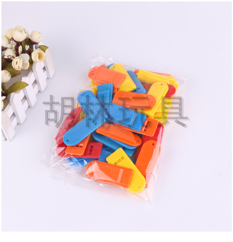 Colorful plastic Whistle children whistle kindergarten baby little Whistle Survival Whistle outdoor traffic fire whistle