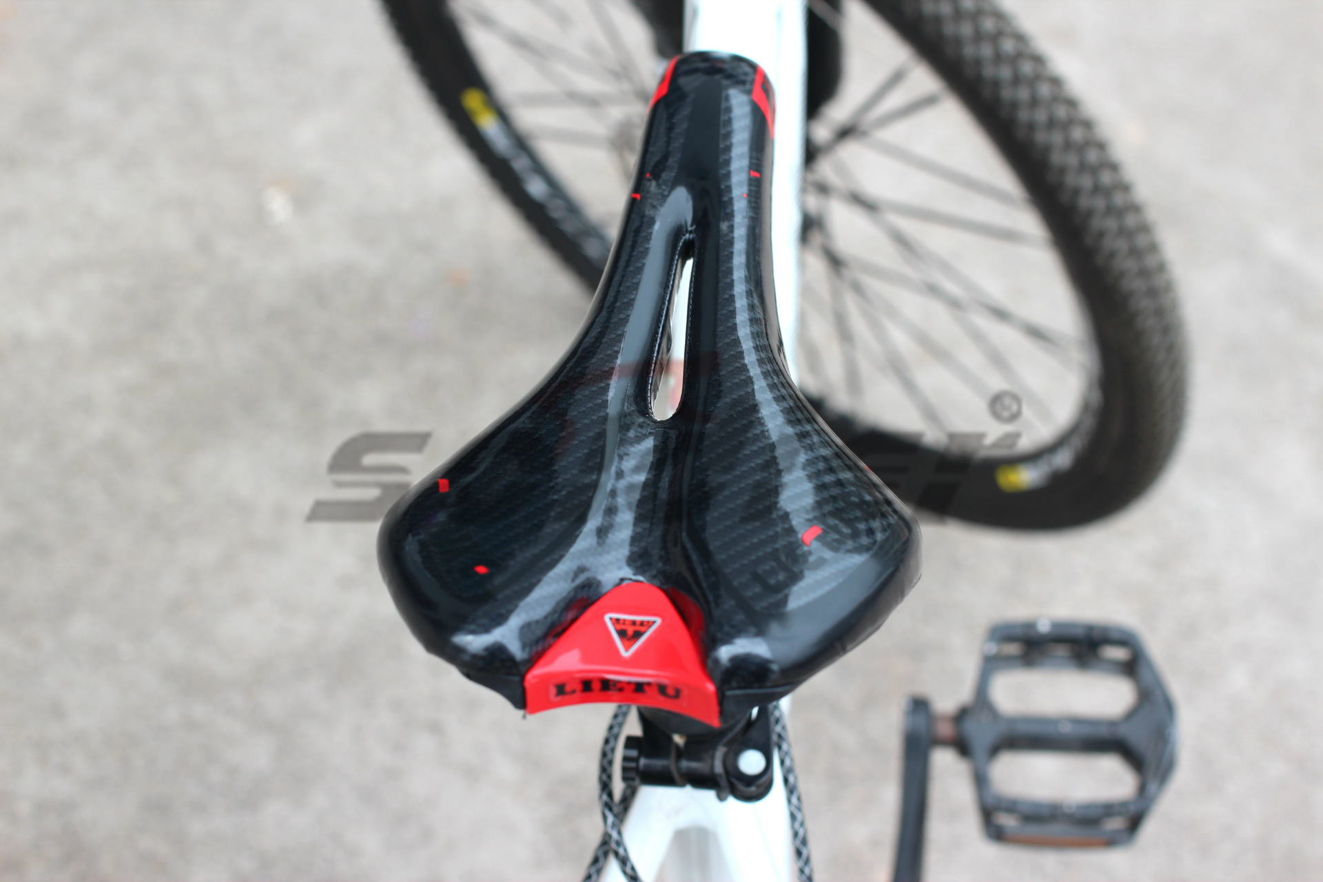 New bicycle cushion hunting on the road hole cushion mountain bike road car special soft and comfortable New bicycle cushion hunting on the road hole cushion mountain bike road car special soft and comfortable