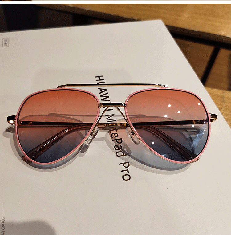 Kids Sunglasses Men's and Women's Fashion Aviators Sunglasses Children's UV-Proof Sunglasses Medium and Big Children's All-Match Sunglasses Glasses Kids Sunglasses Men's and Women's Fashion Aviators Sunglasses Children's UV-Proof Sunglasses Medium and Big Children's All-Match Sunglasses Glasses