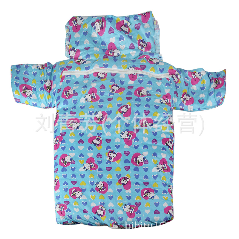 Baby with sleeved sleeping bag in autumn and winter is kicked by Baby Baby with sleeved sleeping bag in autumn and winter is kicked by Baby