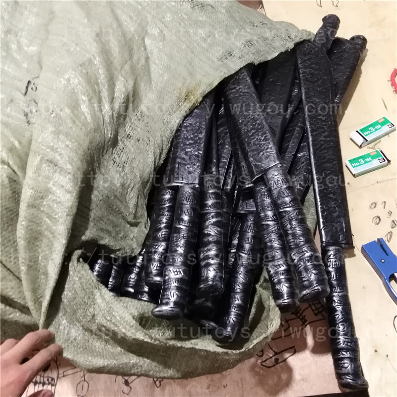 Fort night eating chicken jedi survival game props surrounding plastic toys Fort night eating chicken jedi survival game props surrounding plastic toys