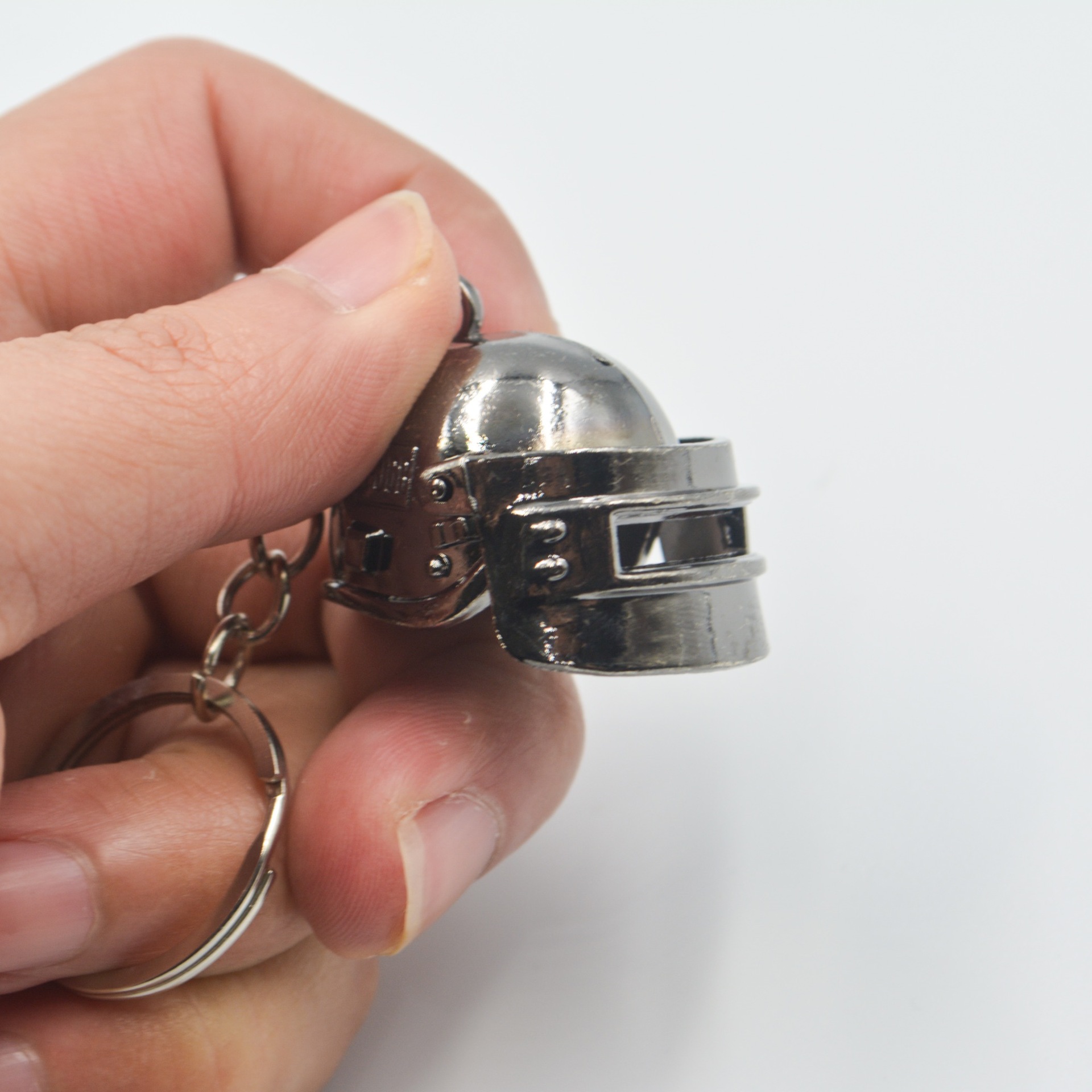 PUBG Chicken Dinner Helmet Keychain Pendant Survival 4 * 2.8cm Three-Level Skull Helmet Zinc Alloy Stall Toy