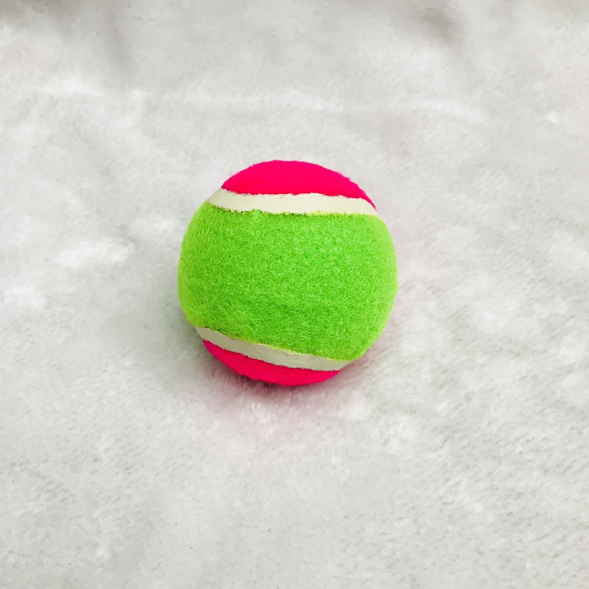 The factory sells the 2 inch sticky target ball to the ball, and the tennis beach ball is small wholesale.