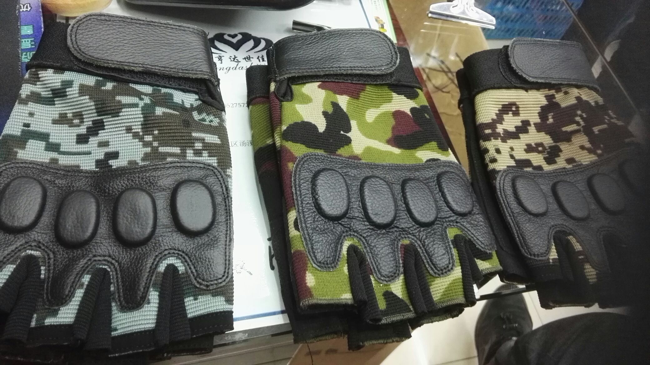 Camouflage half-finger gloves stair cloth and cowhide - leather tactical cycling outdoor. Camouflage half-finger gloves stair cloth and cowhide - leather tactical cycling outdoor.