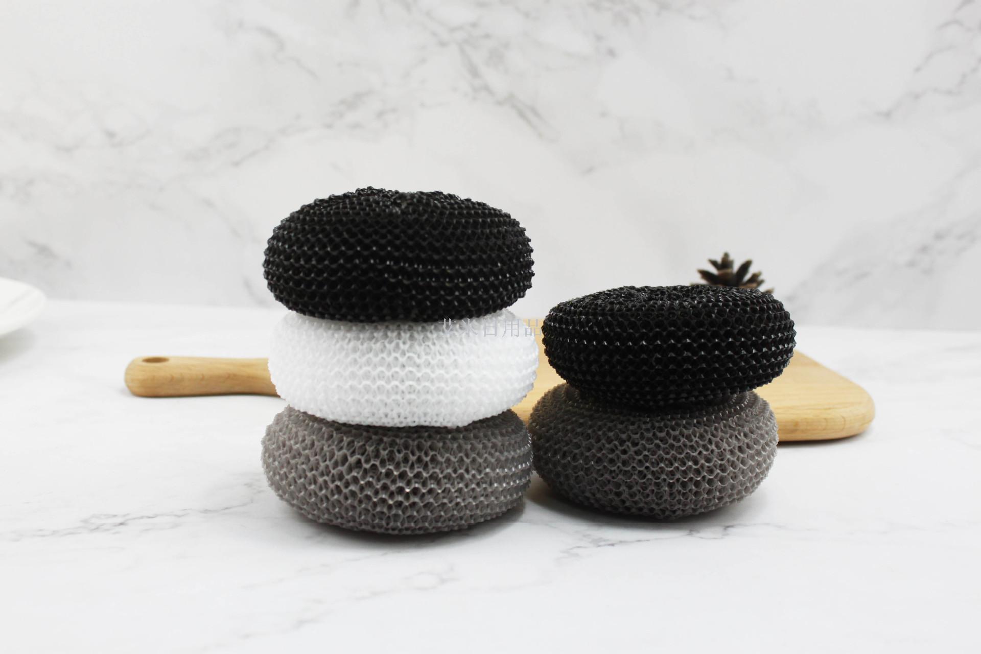 Black, white and grey 6g plastic tennis ball 6 plastic cleaning balls in one net bag Black, white and grey 6g plastic tennis ball 6 plastic cleaning balls in one net bag