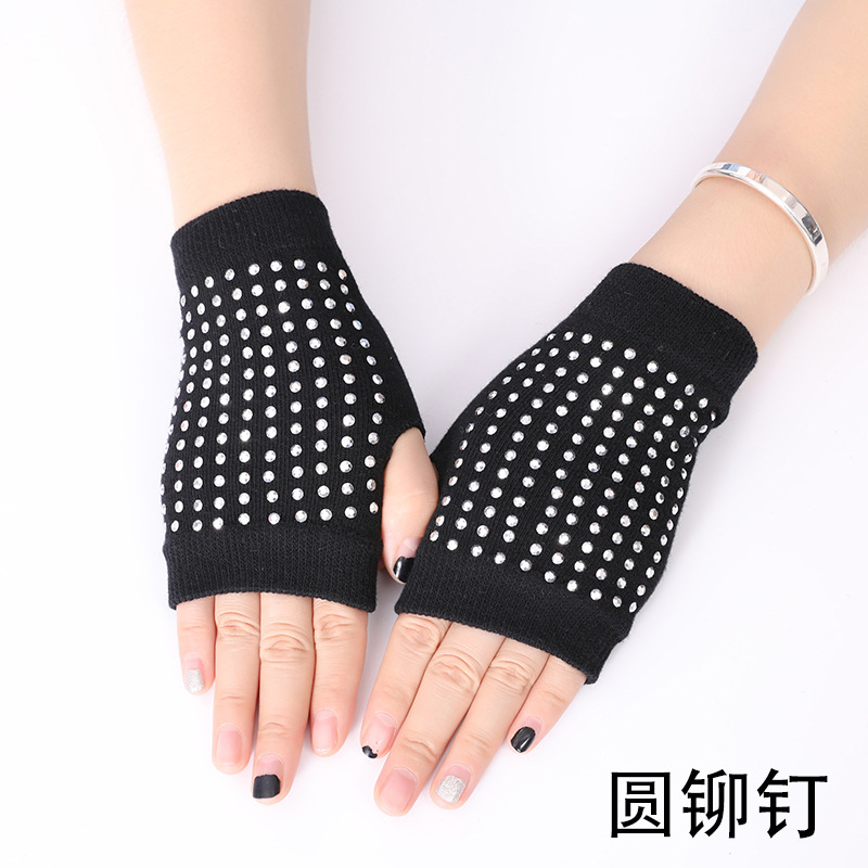 2018 new cool water drill rivet student open-finger sailor dance gloves five-coded star half-finger knitted gloves