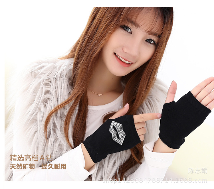 2018 new cool water drill rivet student open-finger sailor dance gloves five-coded star half-finger knitted gloves 2018 new cool water drill rivet student open-finger sailor dance gloves five-coded star half-finger knitted gloves