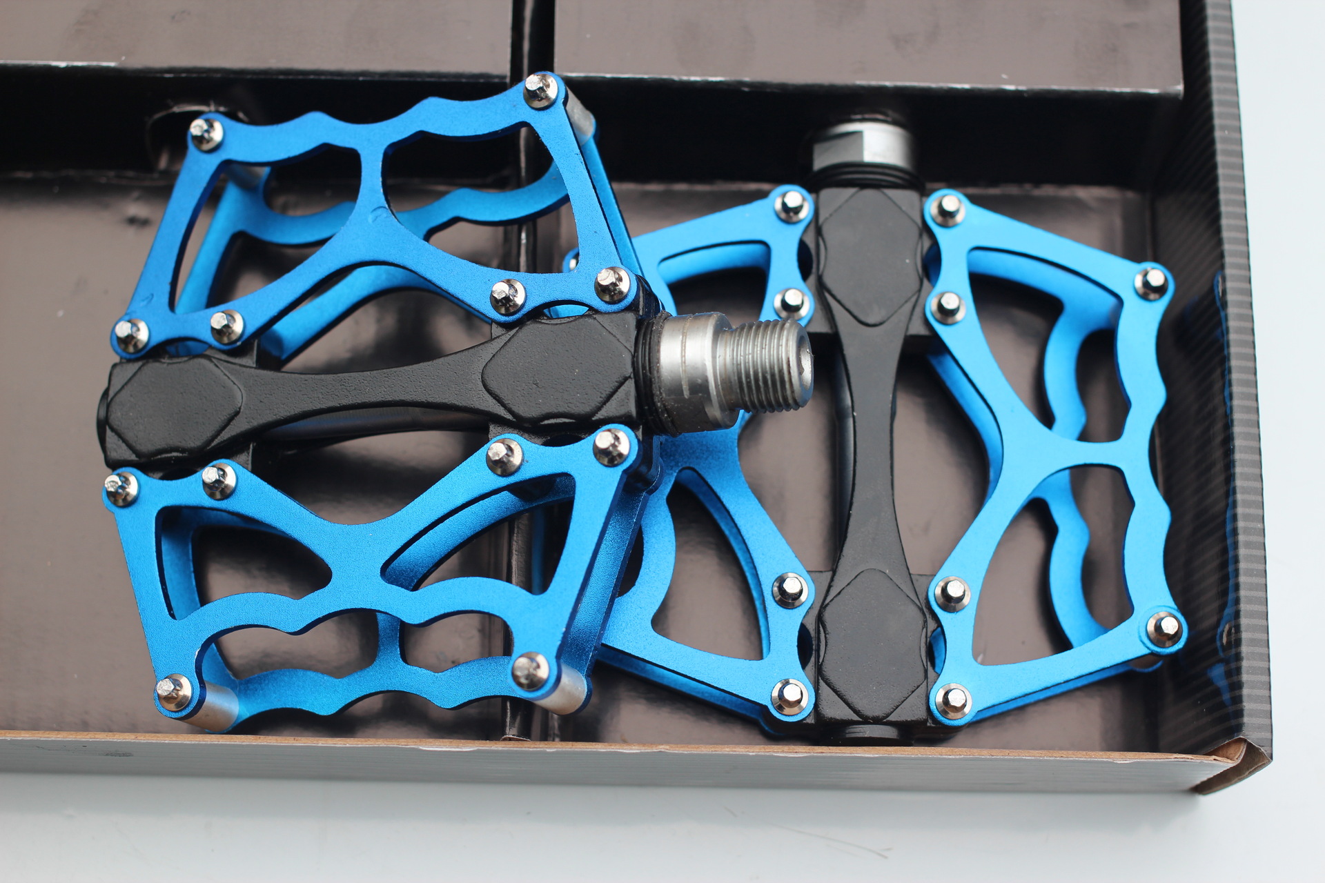 Bicycle pedal/aluminum super light mountain bike bearings/new s43-10 exposed shaft foot Bicycle pedal/aluminum super light mountain bike bearings/new s43-10 exposed shaft foot
