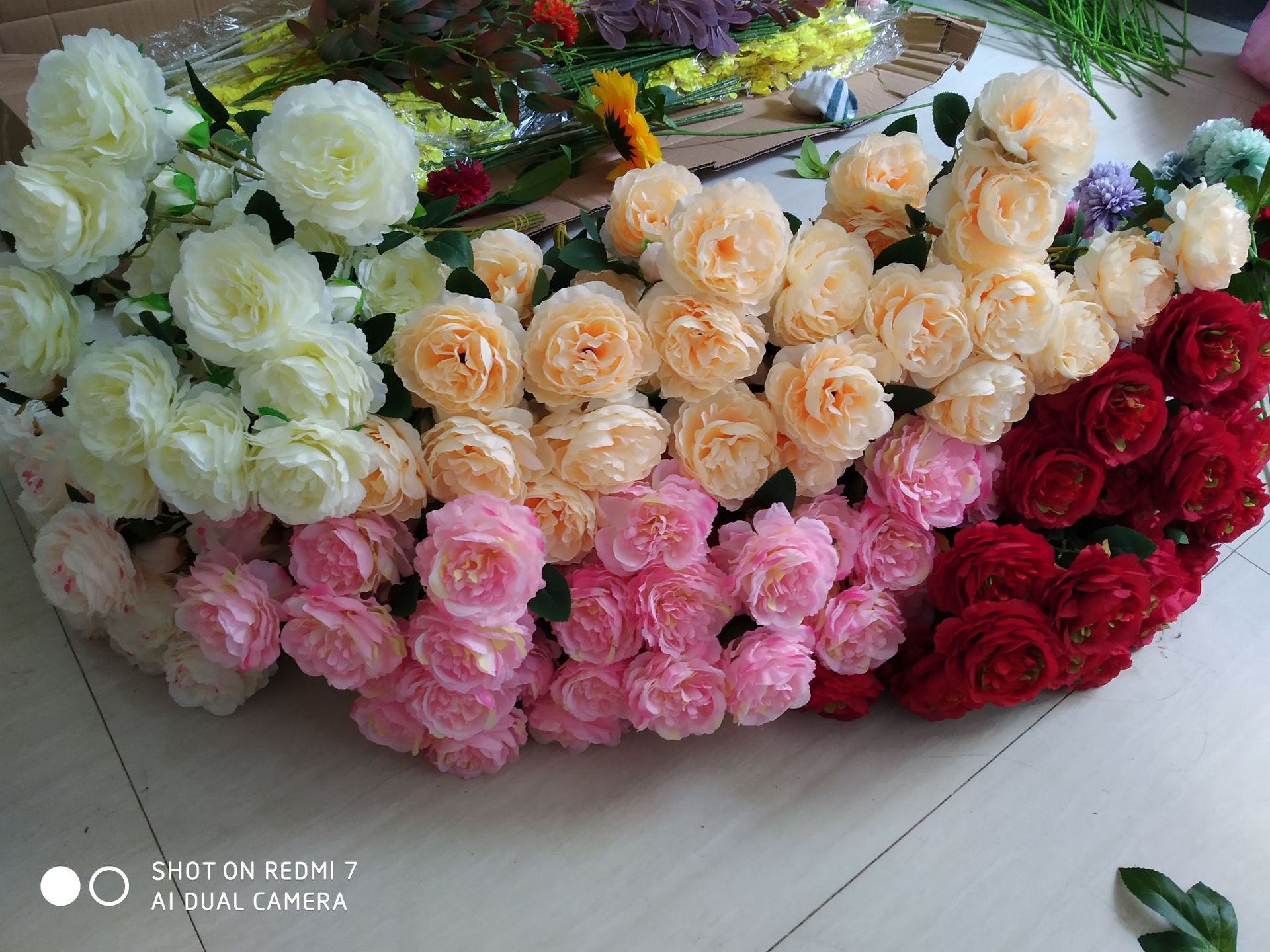 Spot Goods 3-Head Ranunculus Asiaticus Artificial Flower European-Style Core West Ranunculus Asiaticus Raw Silk Three-Head Peony Decoration Wedding Flower Spot Goods 3-Head Ranunculus Asiaticus Artificial Flower European-Style Core West Ranunculus Asiaticus Raw Silk Three-Head Peony Decoration Wedding Flower