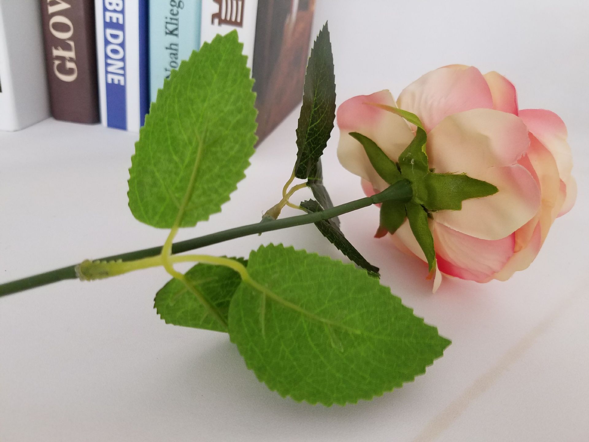 Single night rose 5 European high-grade flowers wedding flower color Single night rose 5 European high-grade flowers wedding flower color