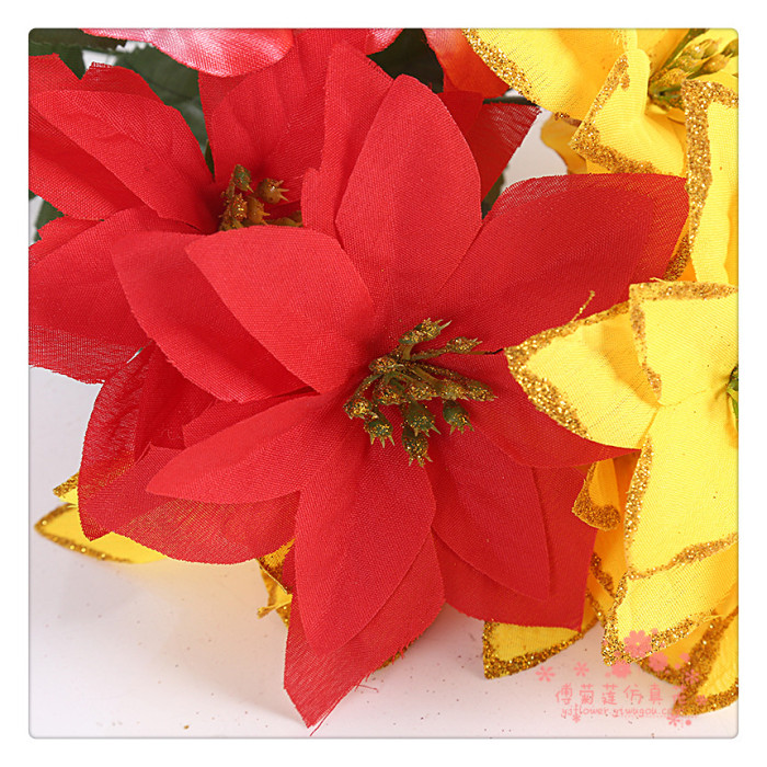 Gold gilt edges high-grade decorated Christmas tree Christmas flower bouquet flower arrangement Gold gilt edges high-grade decorated Christmas tree Christmas flower bouquet flower arrangement