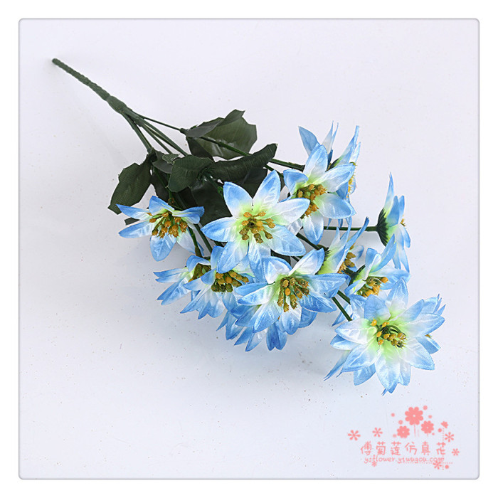 Mini 7 head Christmas flower flower simulation Christmas decoration floral color Mini 7 head Christmas flower flower simulation Christmas decoration floral color