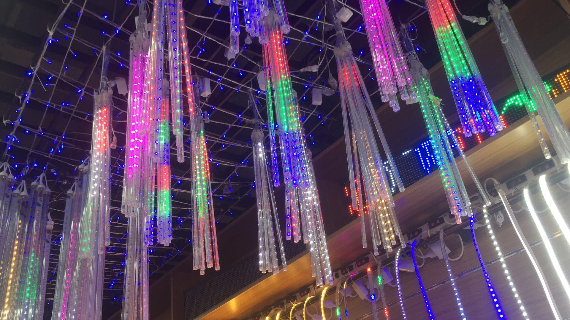 Led Meteor Shower Lights Wholesale Real Rainproof Hanging Tree Patch Ice Bar Tube Lights Christmas Decoration Factory Direct Supply