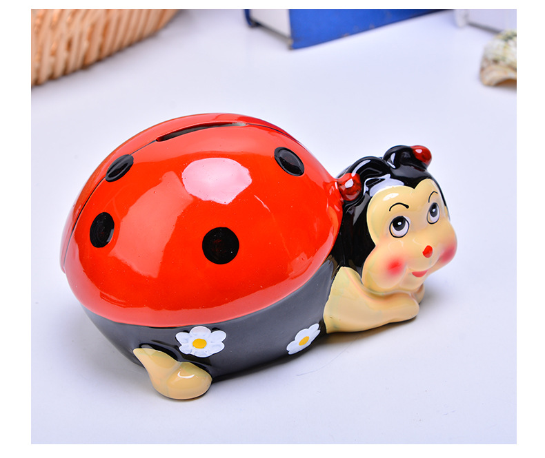 2017 hot sale creative red trumpet beetle piggy bank for children's toy ceramic crafts piggy bank.