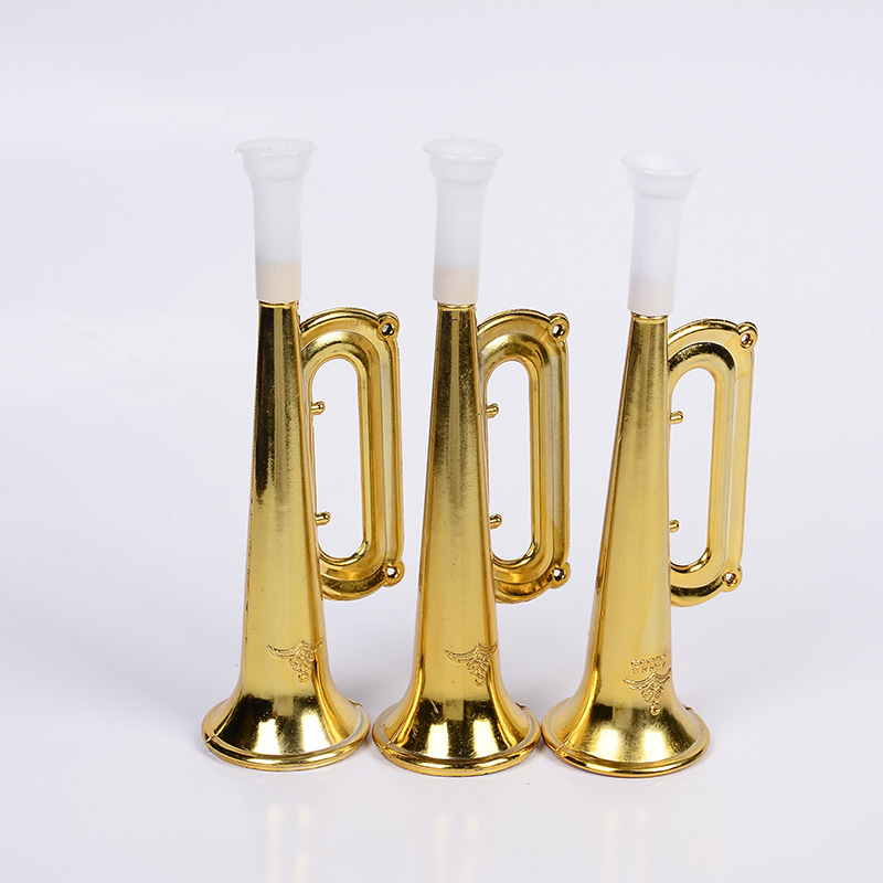 Children's toy plastic horn plated with gold-plated trumpet Children's Musical Instruments night market stalls selling Children's toys.