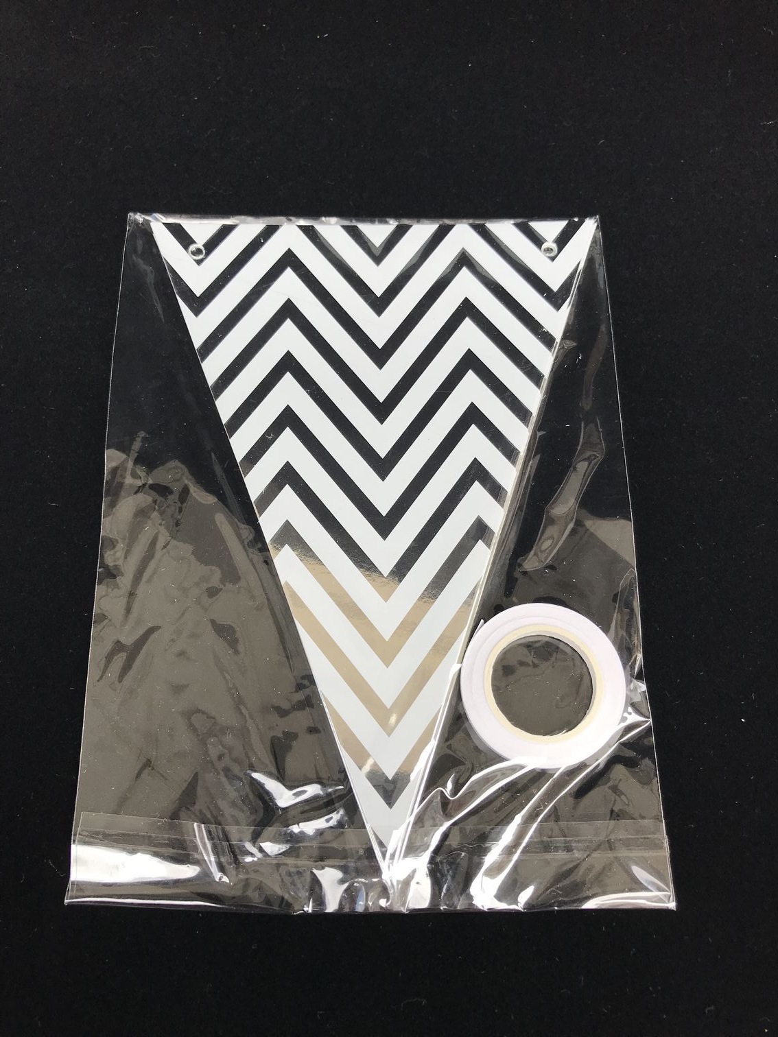 Gilding Wave Triangle Bunting Hanging Flags Hanging Flag Latte Art Party Atmosphere Layout Atmosphere Background Prop Party Supplies Gilding Wave Triangle Bunting Hanging Flags Hanging Flag Latte Art Party Atmosphere Layout Atmosphere Background Prop Party Supplies