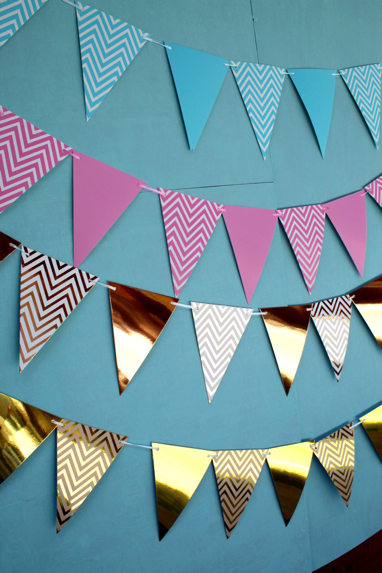 Gilding Wave Triangle Bunting Hanging Flags Hanging Flag Latte Art Party Atmosphere Layout Atmosphere Background Prop Party Supplies Gilding Wave Triangle Bunting Hanging Flags Hanging Flag Latte Art Party Atmosphere Layout Atmosphere Background Prop Party Supplies