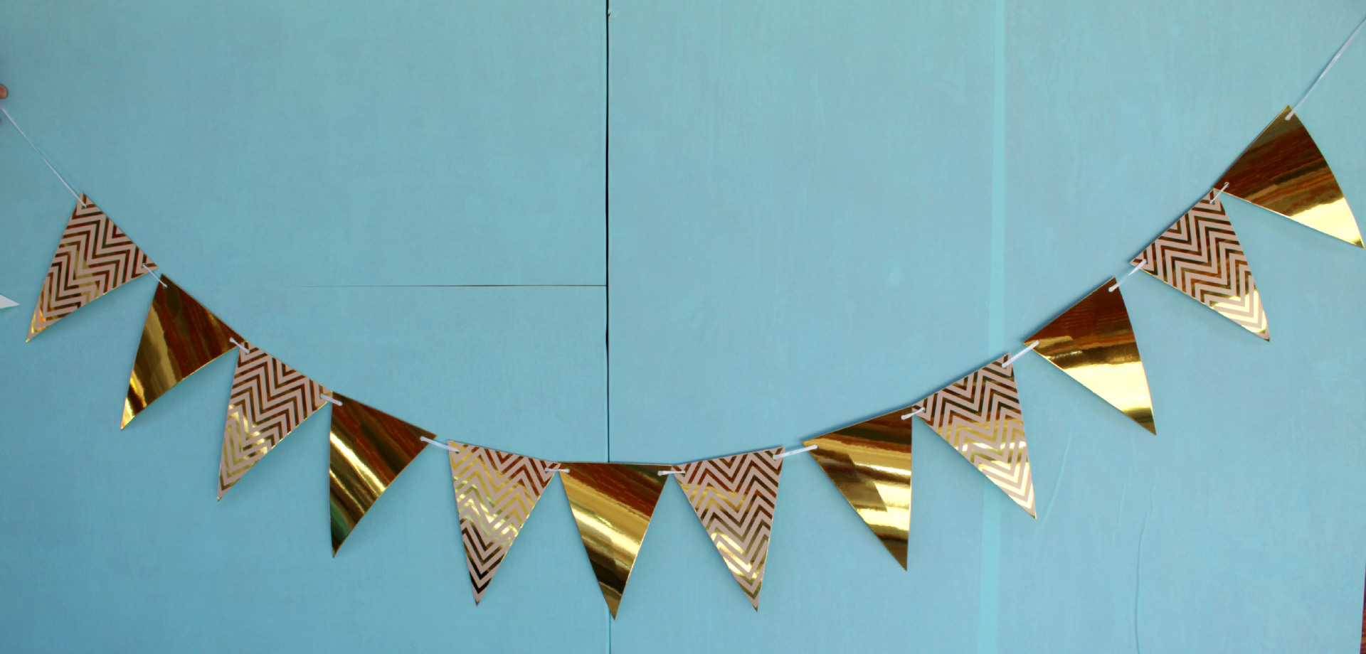 Gilding Wave Triangle Bunting Hanging Flags Hanging Flag Latte Art Party Atmosphere Layout Atmosphere Background Prop Party Supplies Gilding Wave Triangle Bunting Hanging Flags Hanging Flag Latte Art Party Atmosphere Layout Atmosphere Background Prop Party Supplies