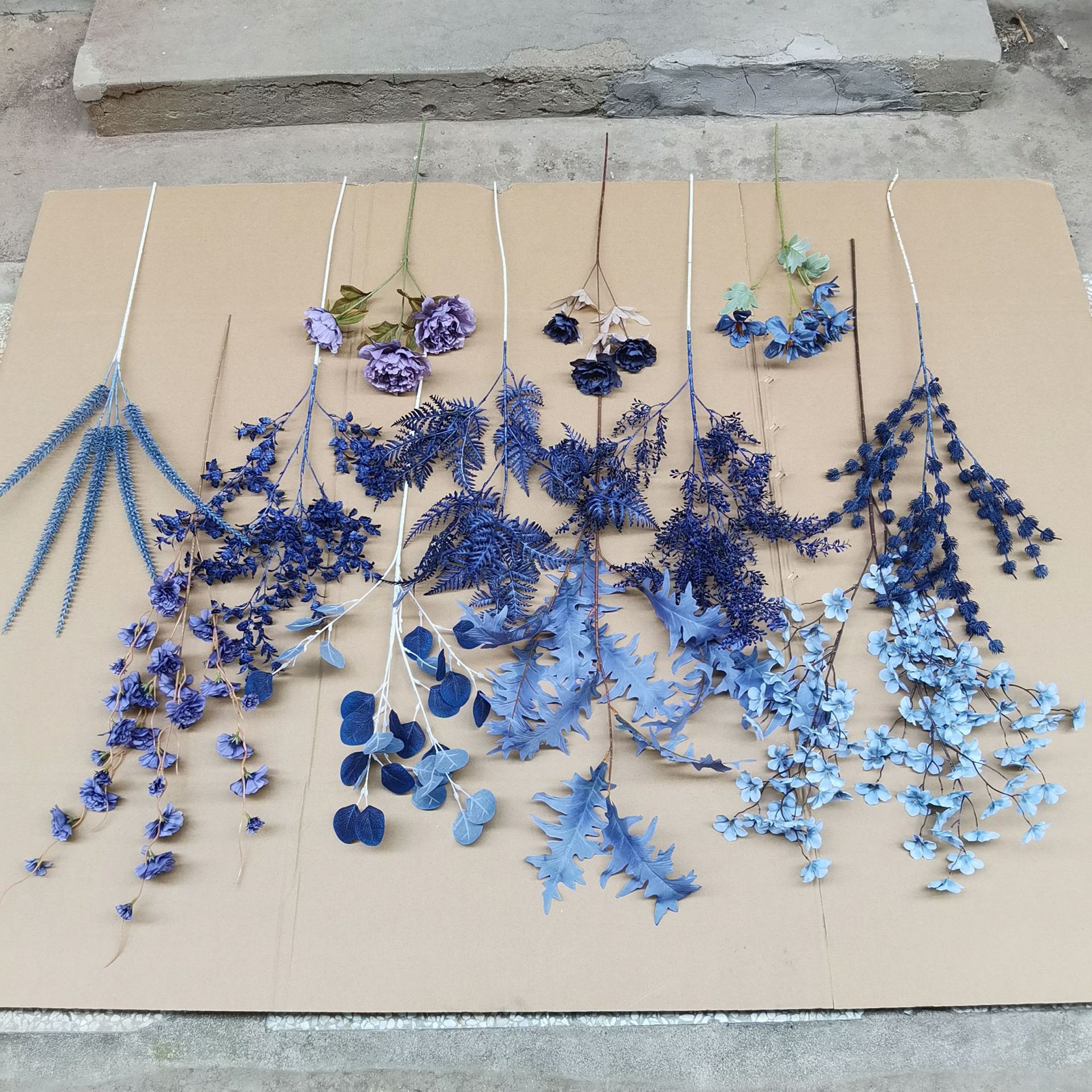 Factory Wholesale Emulational Flower and Silk Flower Wedding Ceiling Plastic Flowers Home Decorative Fake Flower Artificial Flowers Floral Bouquet