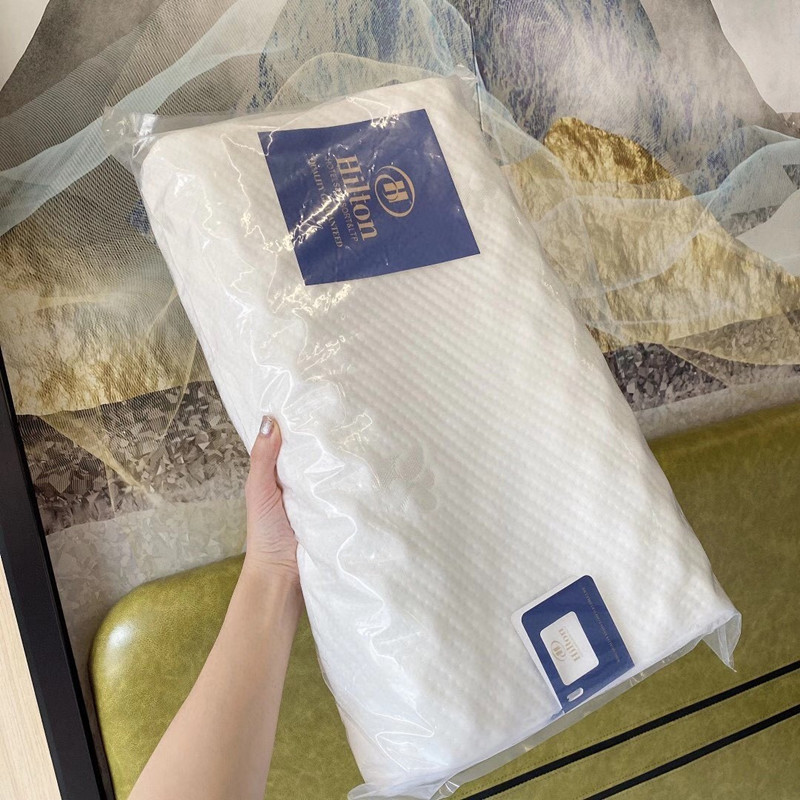 WeChat Hot-Selling Hilton Pillow Core Bouncy Latex Memory Pillow Neck Pillow