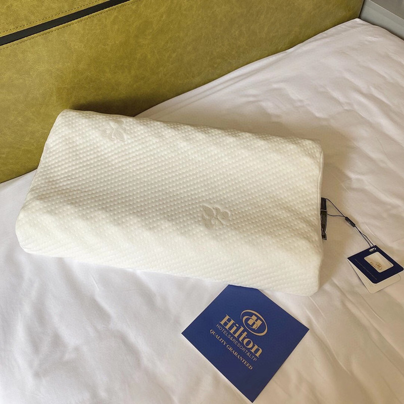 WeChat Hot-Selling Hilton Pillow Core Bouncy Latex Memory Pillow Neck Pillow