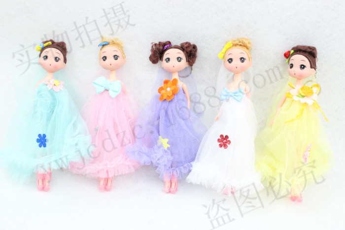 Selling six one children 's day gift toys wholesale Barbie doll key pendant car ornaments dolls Selling six one children 's day gift toys wholesale Barbie doll key pendant car ornaments dolls