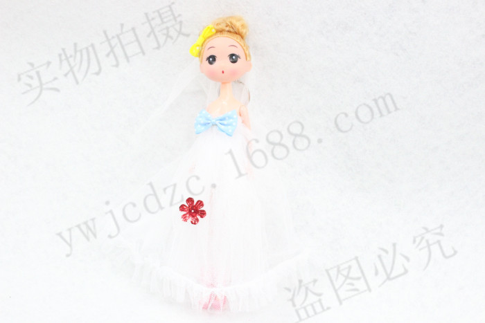 Selling six one children 's day gift toys wholesale Barbie doll key pendant car ornaments dolls Selling six one children 's day gift toys wholesale Barbie doll key pendant car ornaments dolls