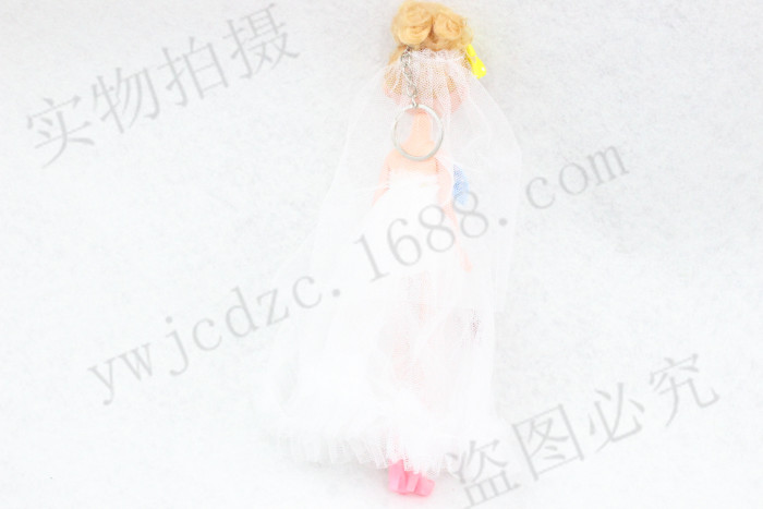 Selling six one children 's day gift toys wholesale Barbie doll key pendant car ornaments dolls Selling six one children 's day gift toys wholesale Barbie doll key pendant car ornaments dolls