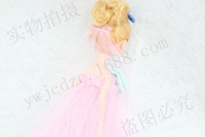 Selling six one children 's day gift toys wholesale Barbie doll key pendant car ornaments dolls Selling six one children 's day gift toys wholesale Barbie doll key pendant car ornaments dolls