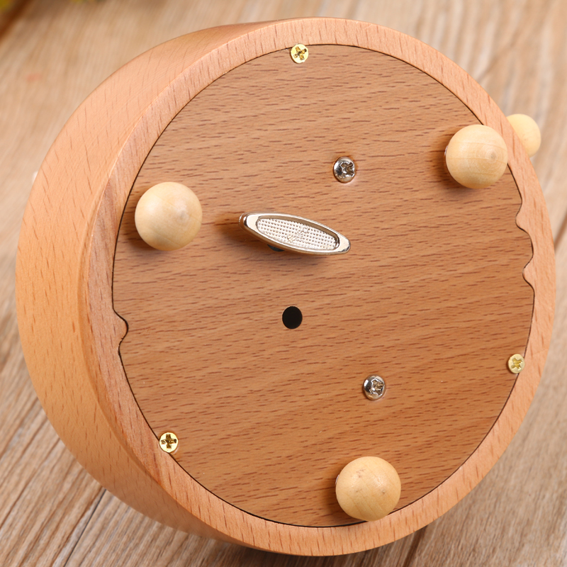 Creative birthday novelty gift dancing cake style real wood material music box of fashion octave box