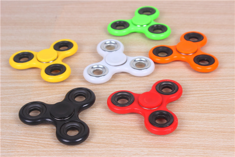 Fingertip Gyro Three-Leaf Gyro Finger Toy Pressure-Reducing Creative Toy Color Hand Spinner Wholesale
