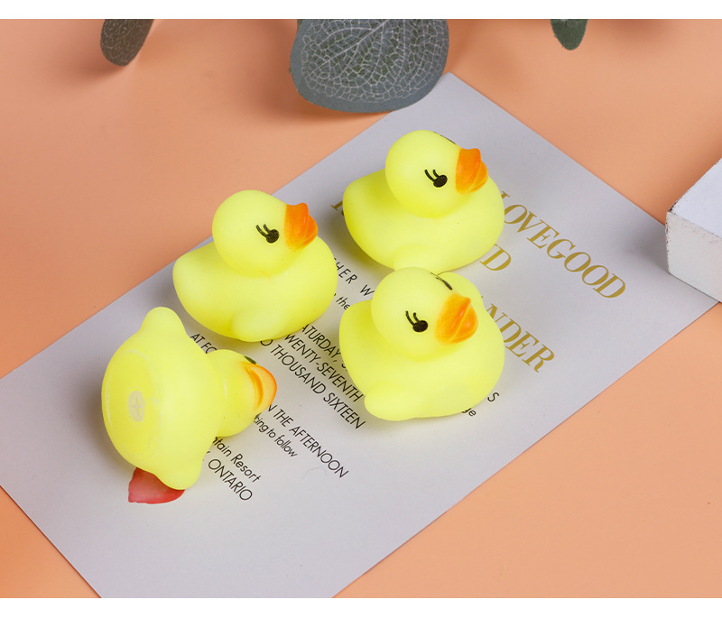 * Water Playing Small Yellow Duck Mini Bath Toys Baby Toys Little Duck Vinyl Children's Educational Toys Wholesale
