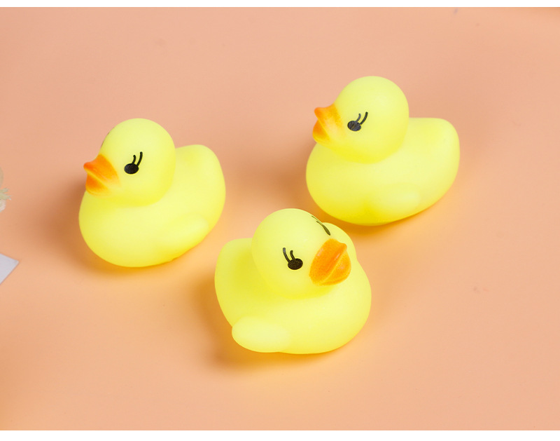 * Water Playing Small Yellow Duck Mini Bath Toys Baby Toys Little Duck Vinyl Children's Educational Toys Wholesale