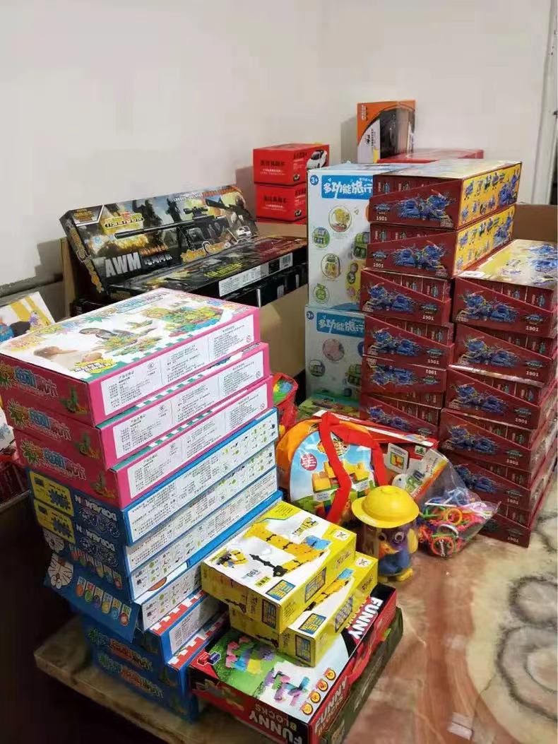 Children's Luminous Toys Stock Sold by Half Kilogram Night Market Stall Supply Ferrule Blind Box Gift Box Educational Institution Wholesale Children's Luminous Toys Stock Sold by Half Kilogram Night Market Stall Supply Ferrule Blind Box Gift Box Educational Institution Wholesale
