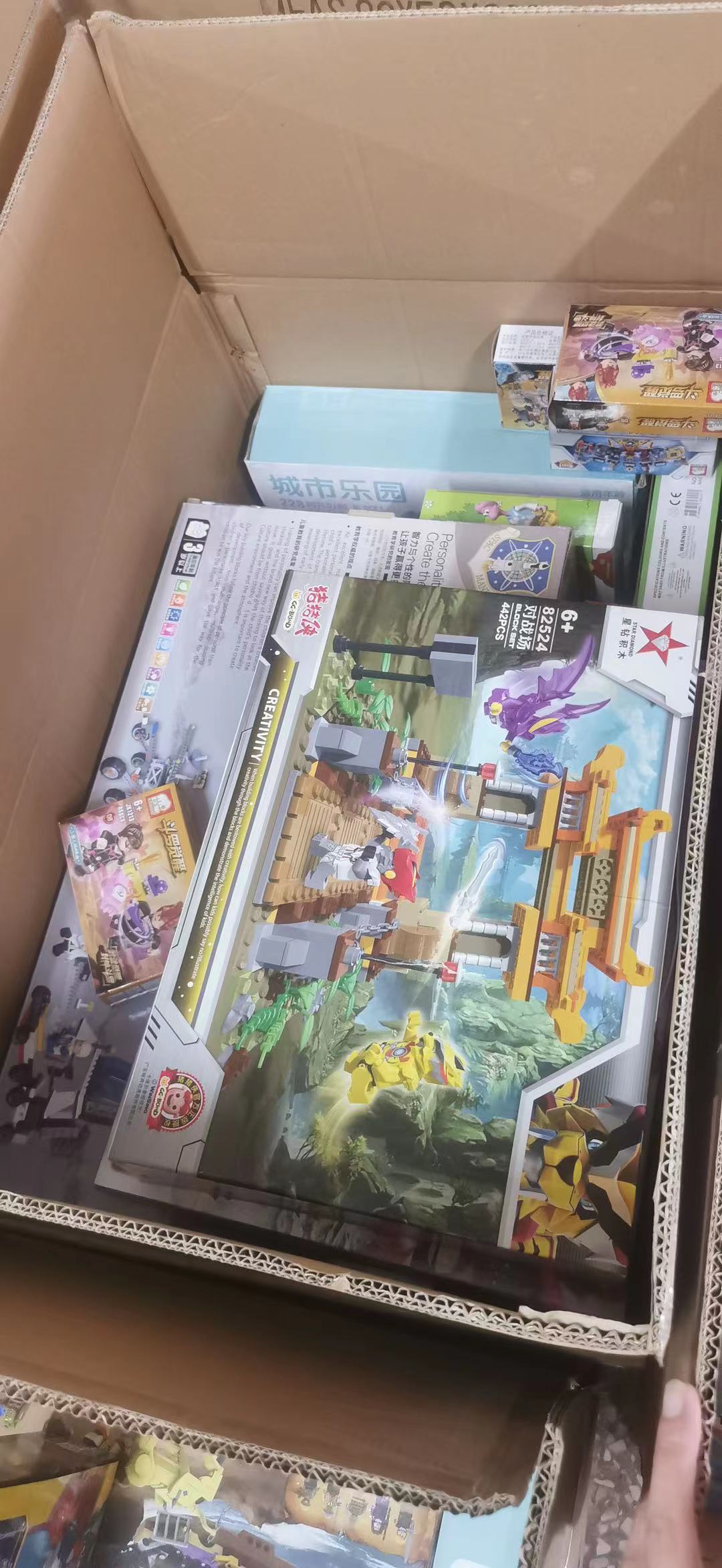 Children's Luminous Toys Stock Sold by Half Kilogram Night Market Stall Supply Ferrule Blind Box Gift Box Educational Institution Wholesale Children's Luminous Toys Stock Sold by Half Kilogram Night Market Stall Supply Ferrule Blind Box Gift Box Educational Institution Wholesale