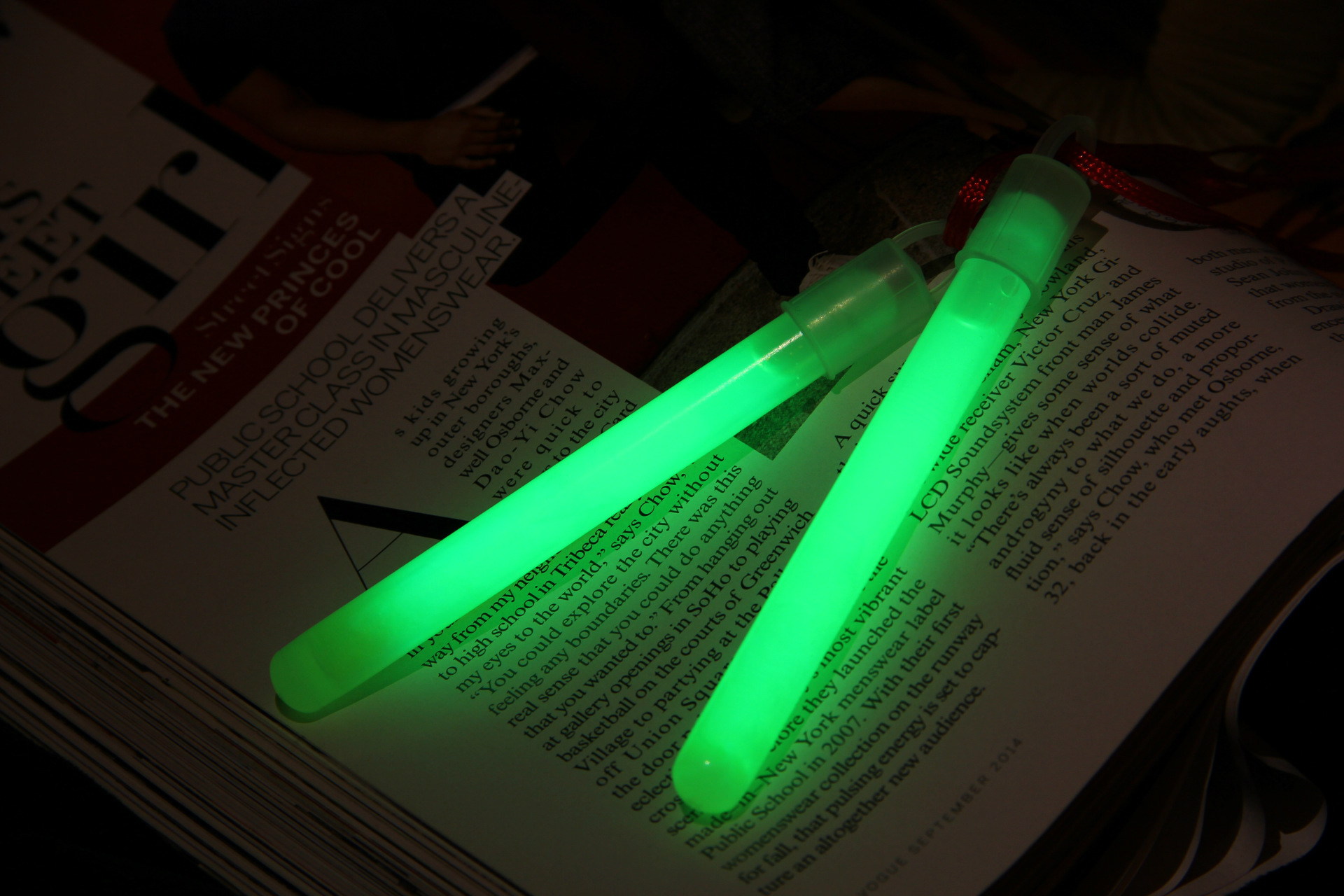 Factory Wholesale Four-Inch Light Stick 10 * 100mm Light Stick Hardcover Luminous Toys Luminous Toys
