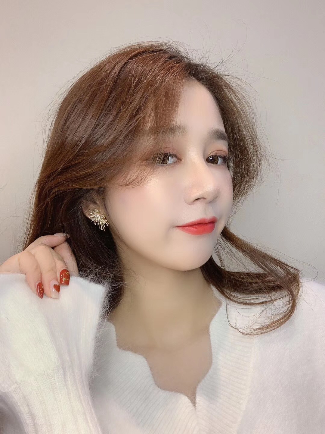 Korean Dongdaemun New Sterling Silver Needle Beautiful Rhinestone Temperament Fireworks High-Grade Ear Studs Earrings Girl's Earrings Korean Dongdaemun New Sterling Silver Needle Beautiful Rhinestone Temperament Fireworks High-Grade Ear Studs Earrings Girl's Earrings