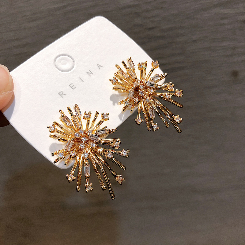 Korean Dongdaemun New Sterling Silver Needle Beautiful Rhinestone Temperament Fireworks High-Grade Ear Studs Earrings Girl's Earrings Korean Dongdaemun New Sterling Silver Needle Beautiful Rhinestone Temperament Fireworks High-Grade Ear Studs Earrings Girl's Earrings