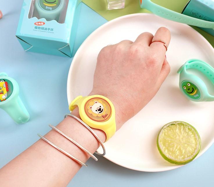 Factory Straight Hair Children repellent mosquito bracelet, Luminous Silicone Cartoon Pattern plant Repellent Mosquito bites