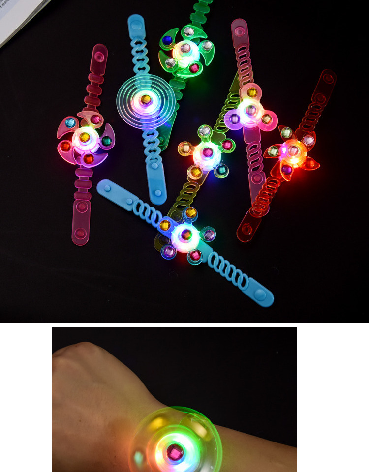 2020 Night Market luminous small toys creative new fingertip gyroscopic children 's ring bracelet street stalls named