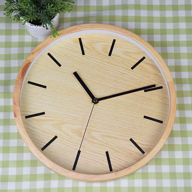 Factory Direct Sales New Wood Grain Wall Clock Beech Fashion Creative Mute Solid Wood Clock Living Room Bedroom round Wall Clocks